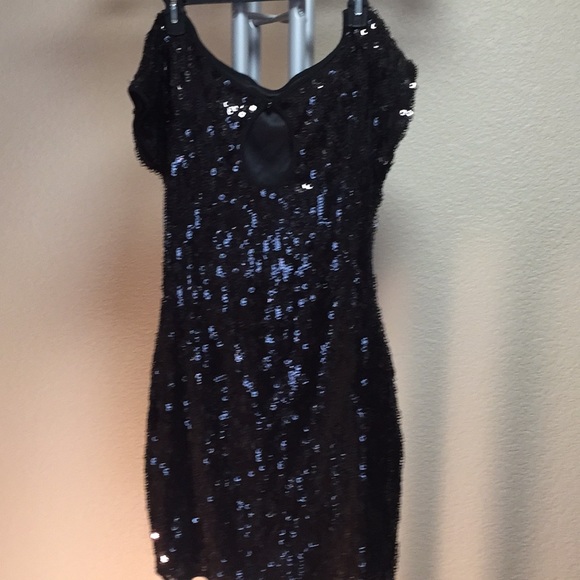 ladies Dress - Picture 3 of 4